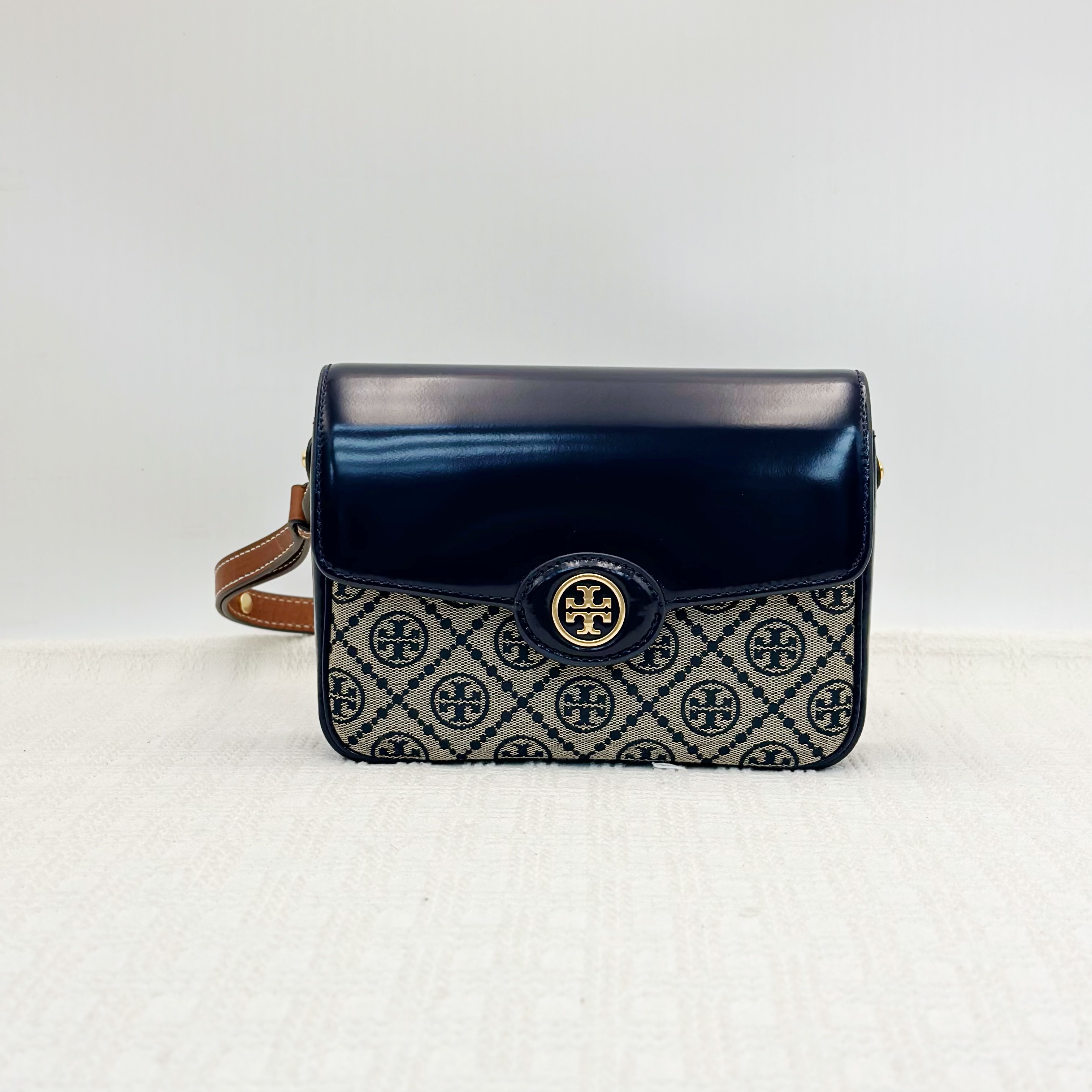 99新 TORY BURCH/汤丽柏琦 ROBINSON漆皮豆腐包腋下斜挎包061
