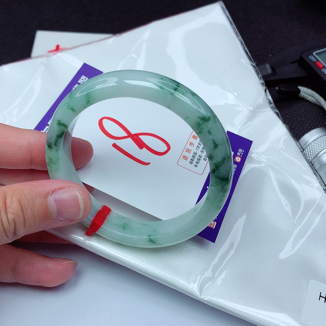 翡翠手镯未镶嵌56正圈99