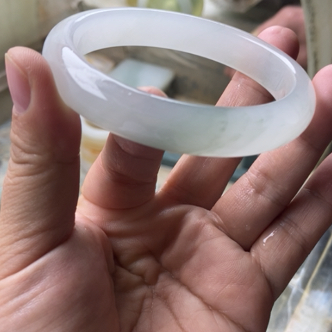 回***4石英质玉（金丝玉）未镶嵌手镯