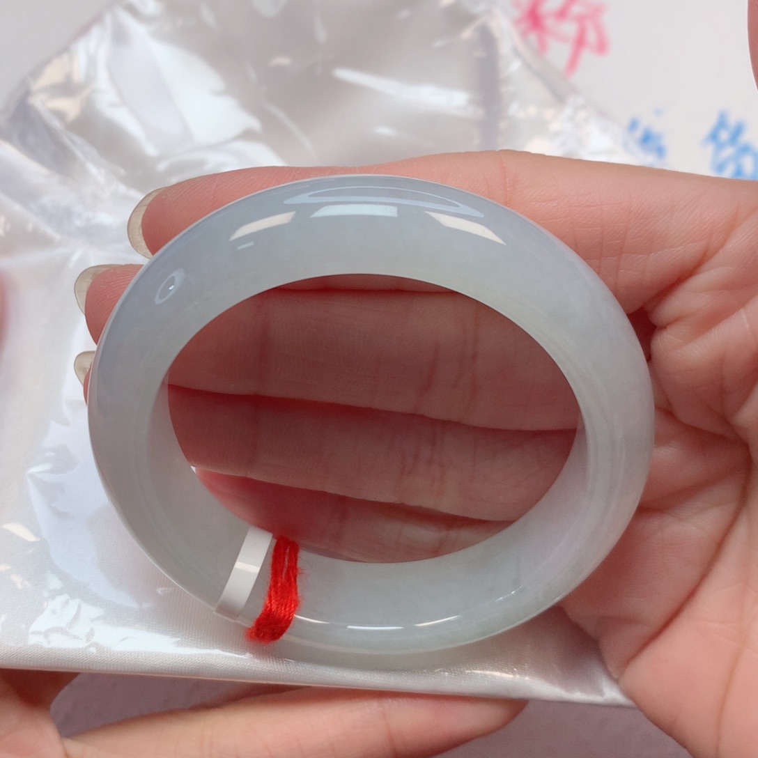 翡翠手镯未镶嵌50圈 白月光