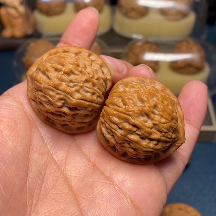 【闪购商品】文玩核桃把件金牛