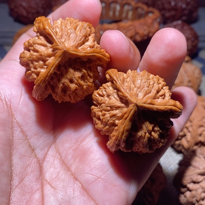 文玩核桃吊坠41粗筋盘山三棱