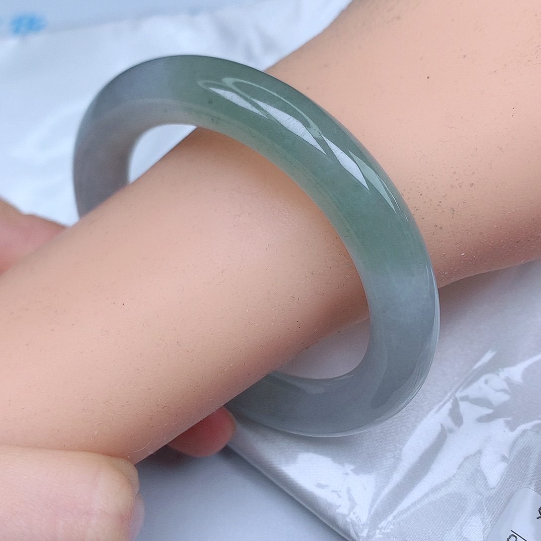 翡翠手镯（圆镯）未镶嵌天然