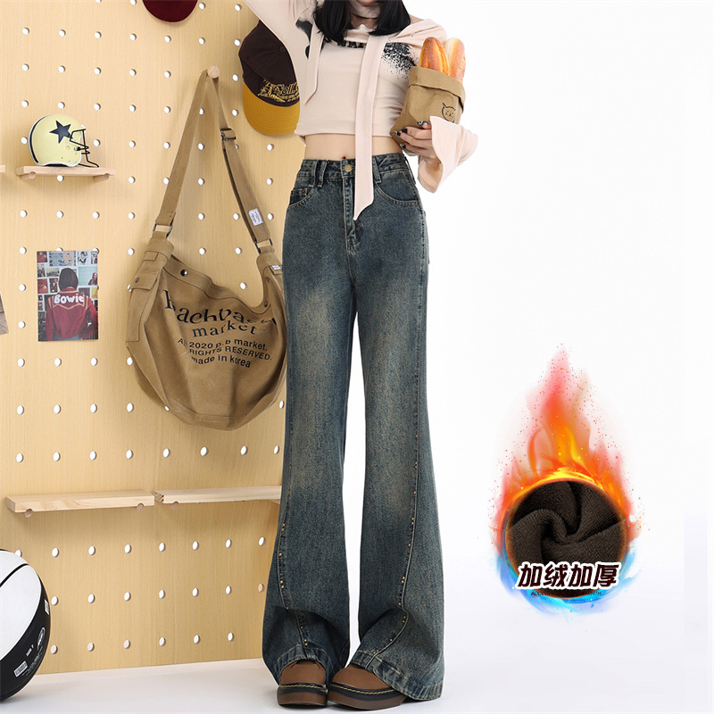废土色加绒牛仔裤女2025冬季新款美式复古宽松显瘦显高喇叭裤子