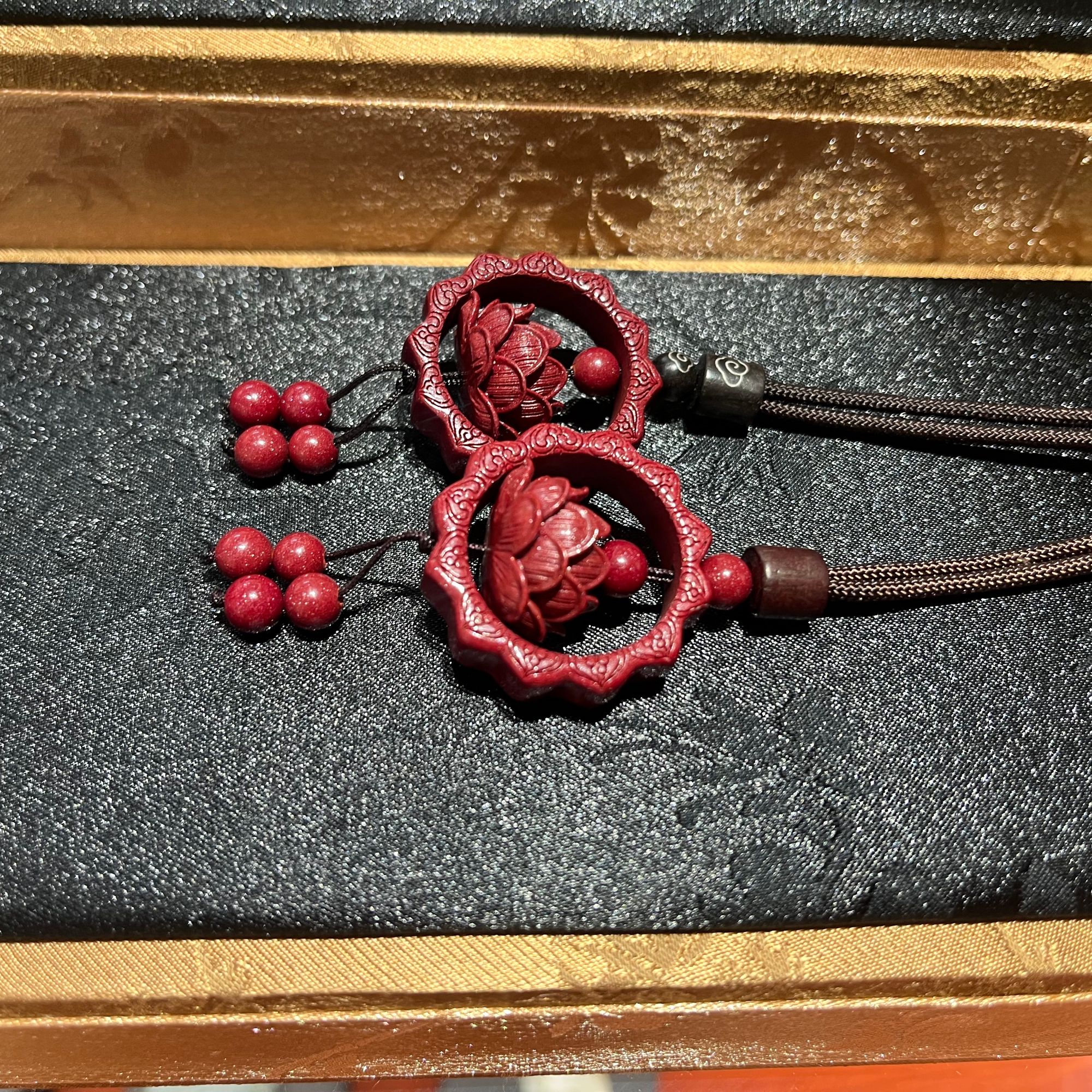 含辰砂工艺品天然朱砂莲花吊坠