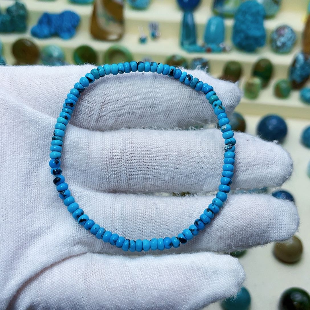 绿松石颈饰未镶嵌