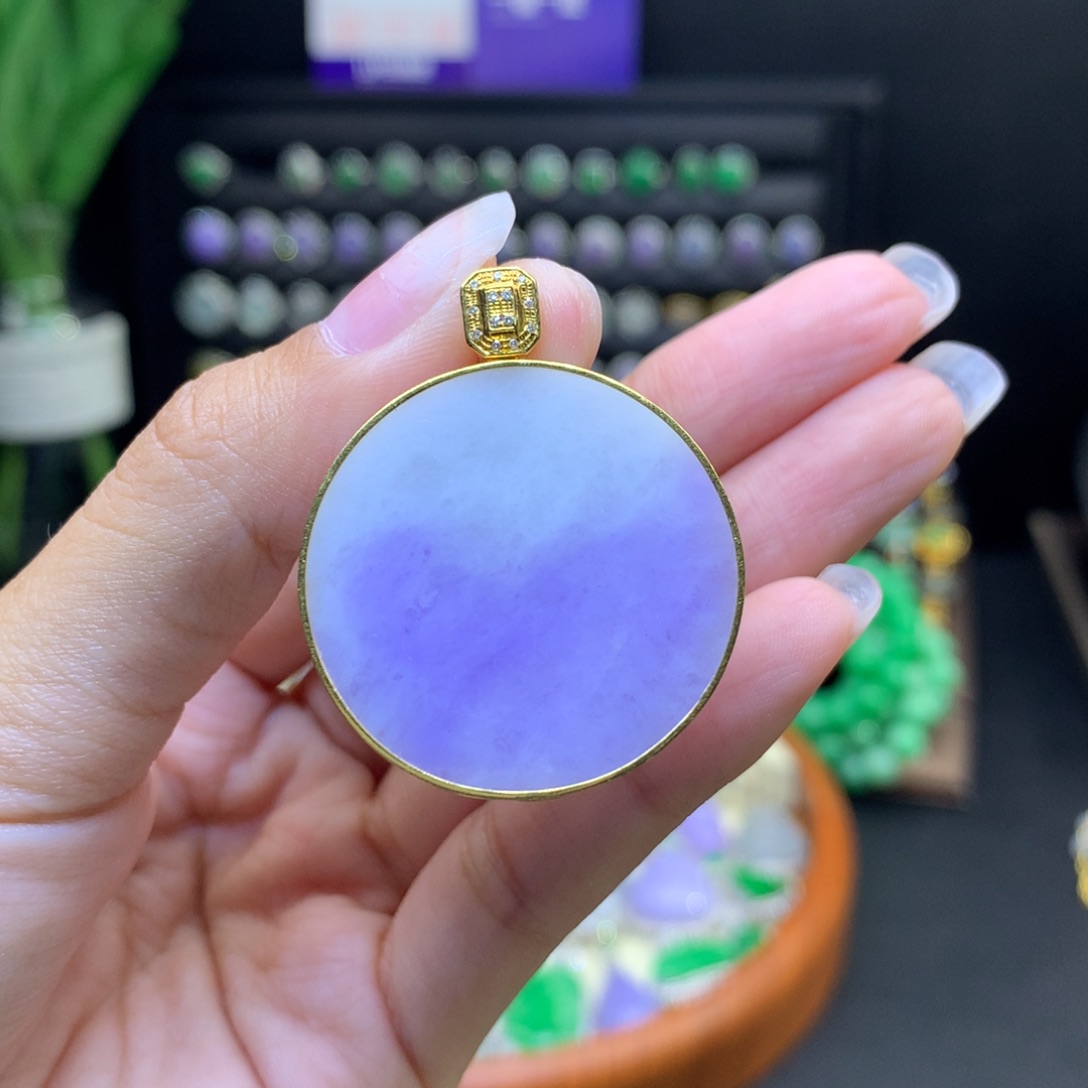 翡翠18K金镶嵌颈饰