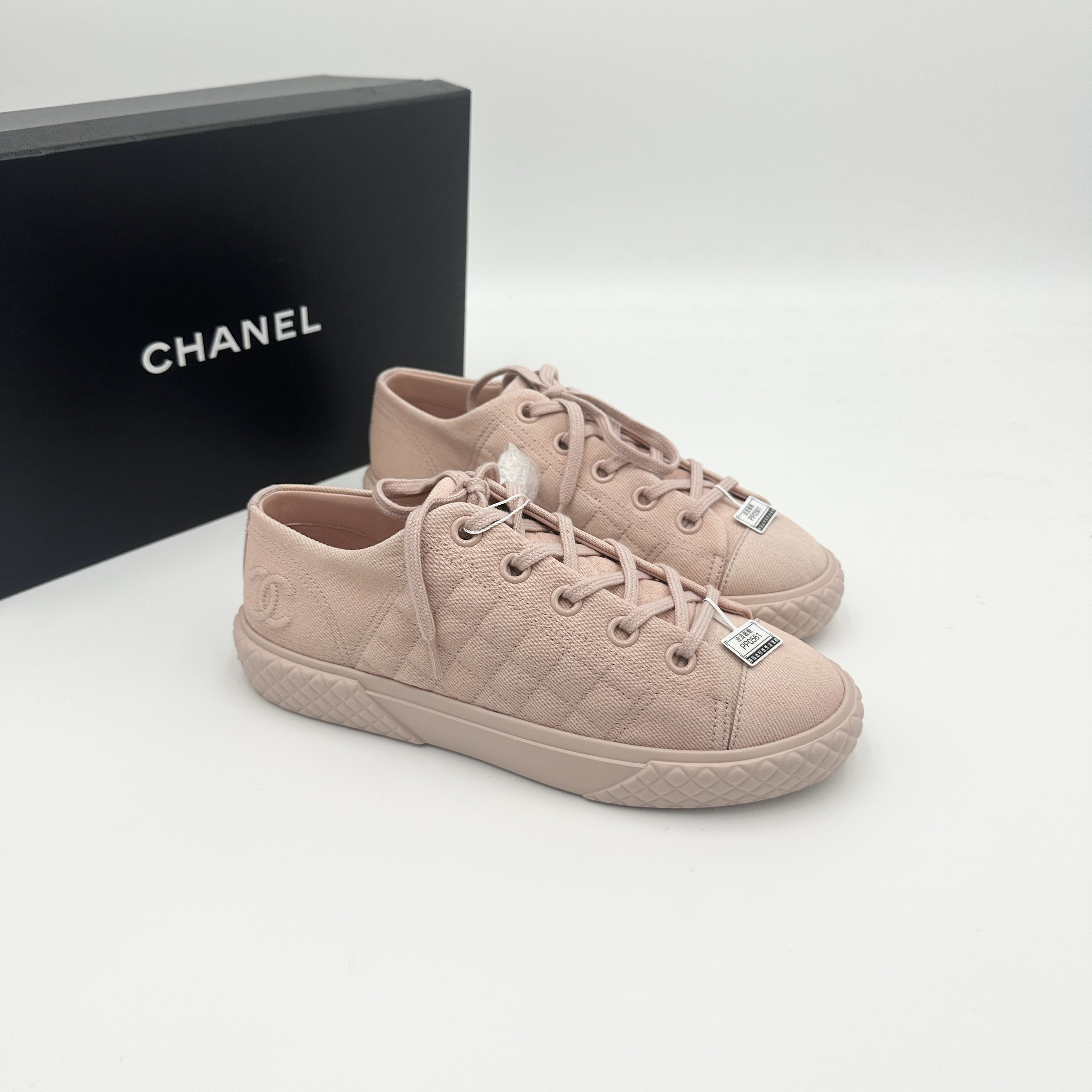 未使用 Chanel/香奈儿 37码/藕粉色双c休闲鞋/pp0561