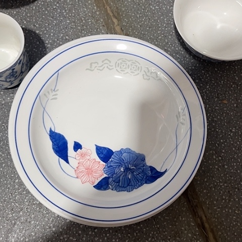 陶瓷手绘8寸深盘一个