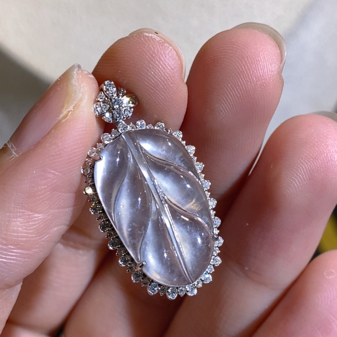 翡翠18K金镶嵌颈饰天然缅甸A货翡翠