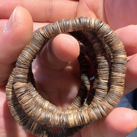 沉香手串乌身片珠0.7多样性发货1条