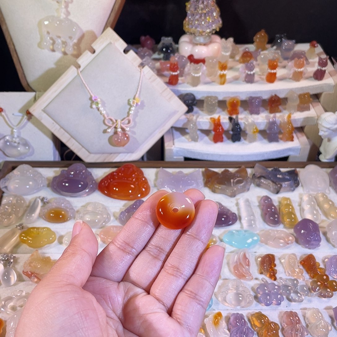 丿***号玛瑙/玉髓未镶嵌颈饰