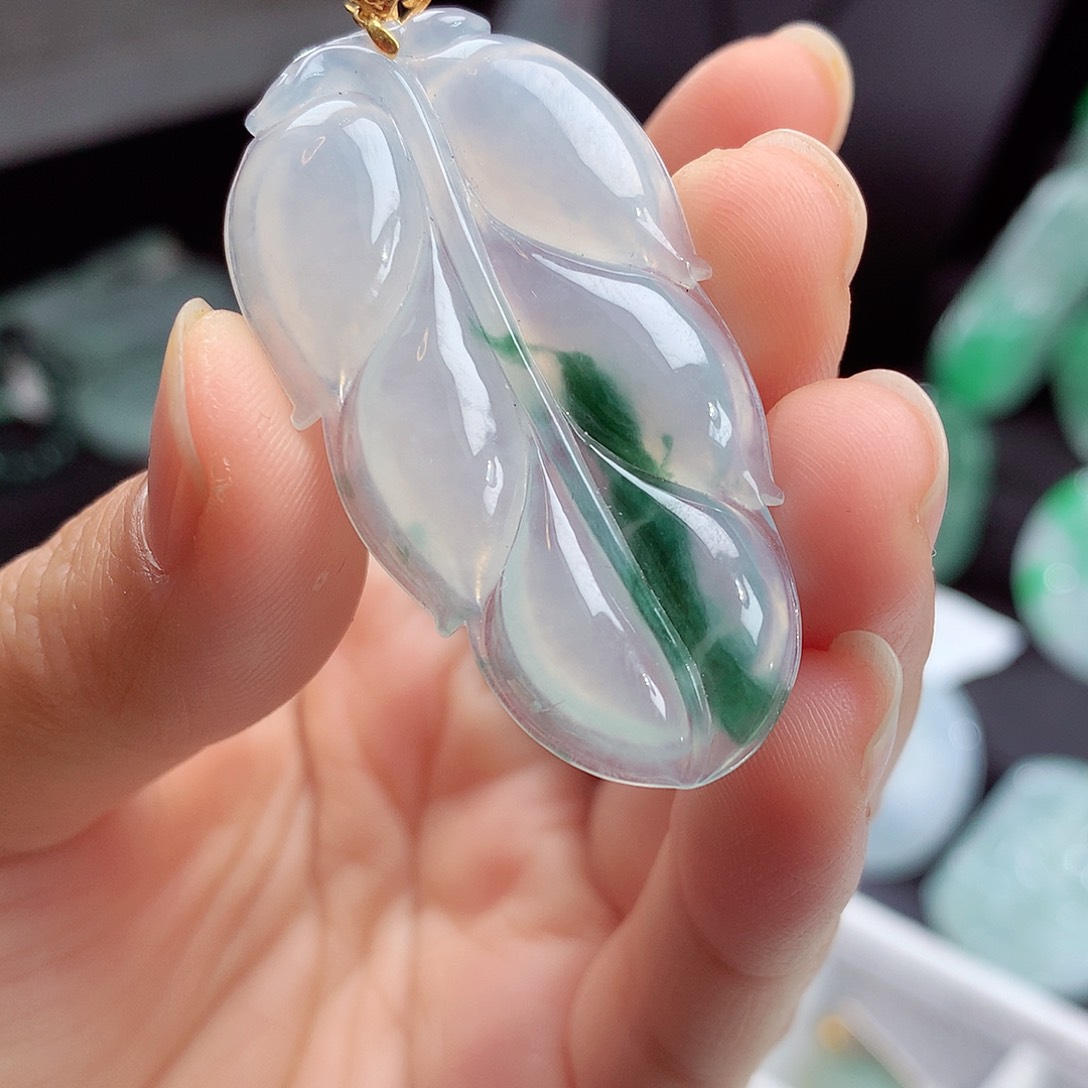 翡翠颈饰18K金镶嵌翡翠吊坠