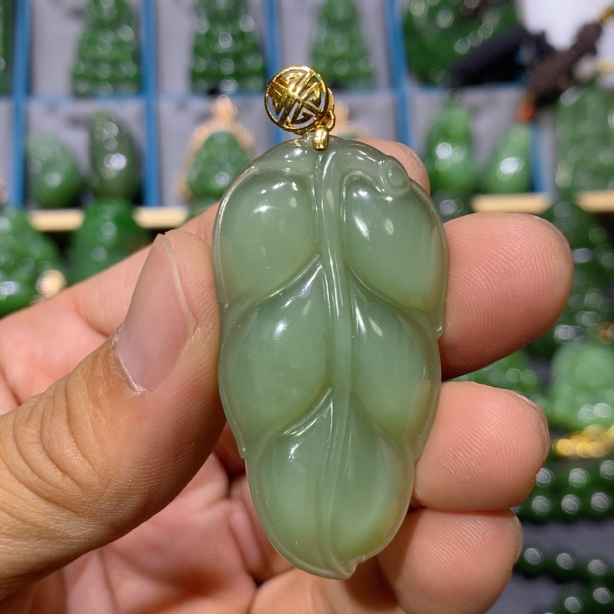 【闪购商品】和田玉吊坠(不含链)18K金镶嵌粉青猫眼叶子 48/26