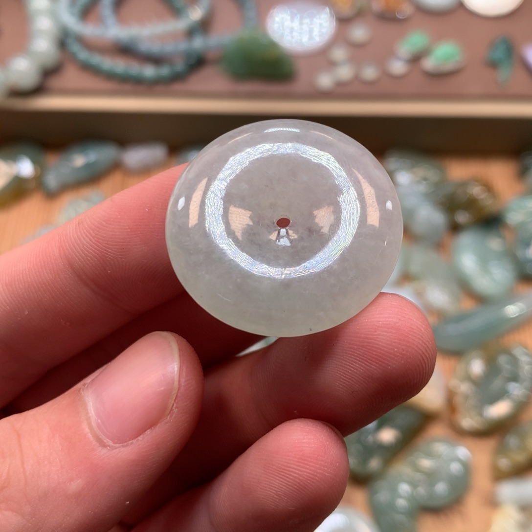 同***尼翡翠未镶嵌颈饰翡翠