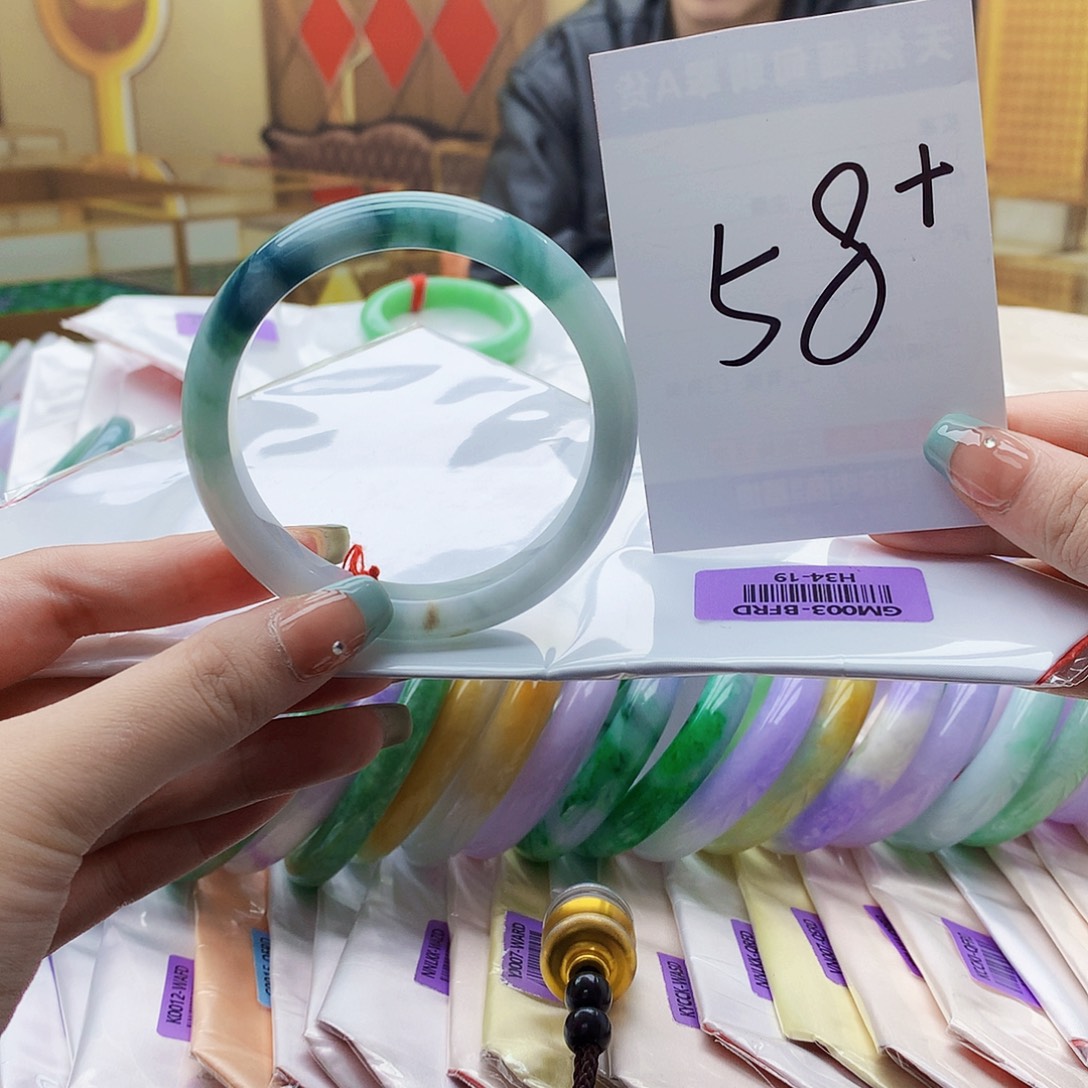 翡翠未镶嵌手镯kk