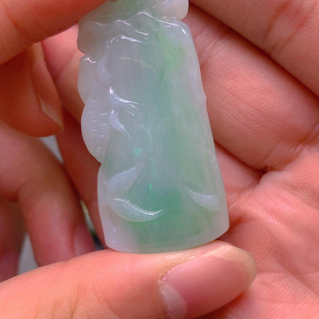 敢***拼翡翠未镶嵌颈饰翡翠