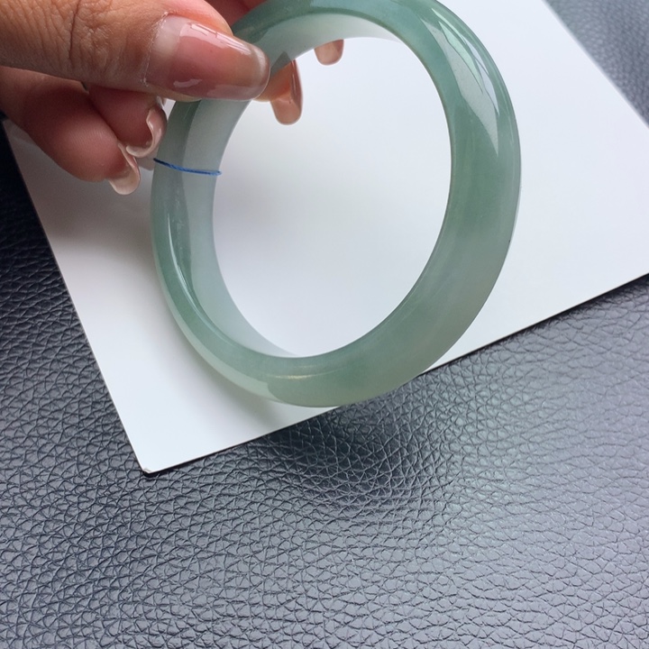 翡翠手镯未镶嵌天然翡翠手镯