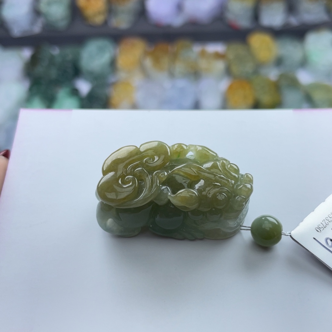 翡翠颈饰未镶嵌貔貅