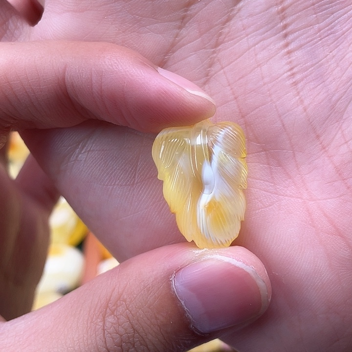 琥珀裸石未镶嵌蜜蜡