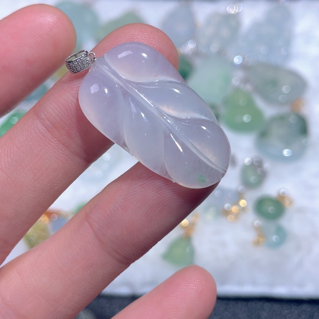 颈饰18K金镶嵌翡翠翡翠