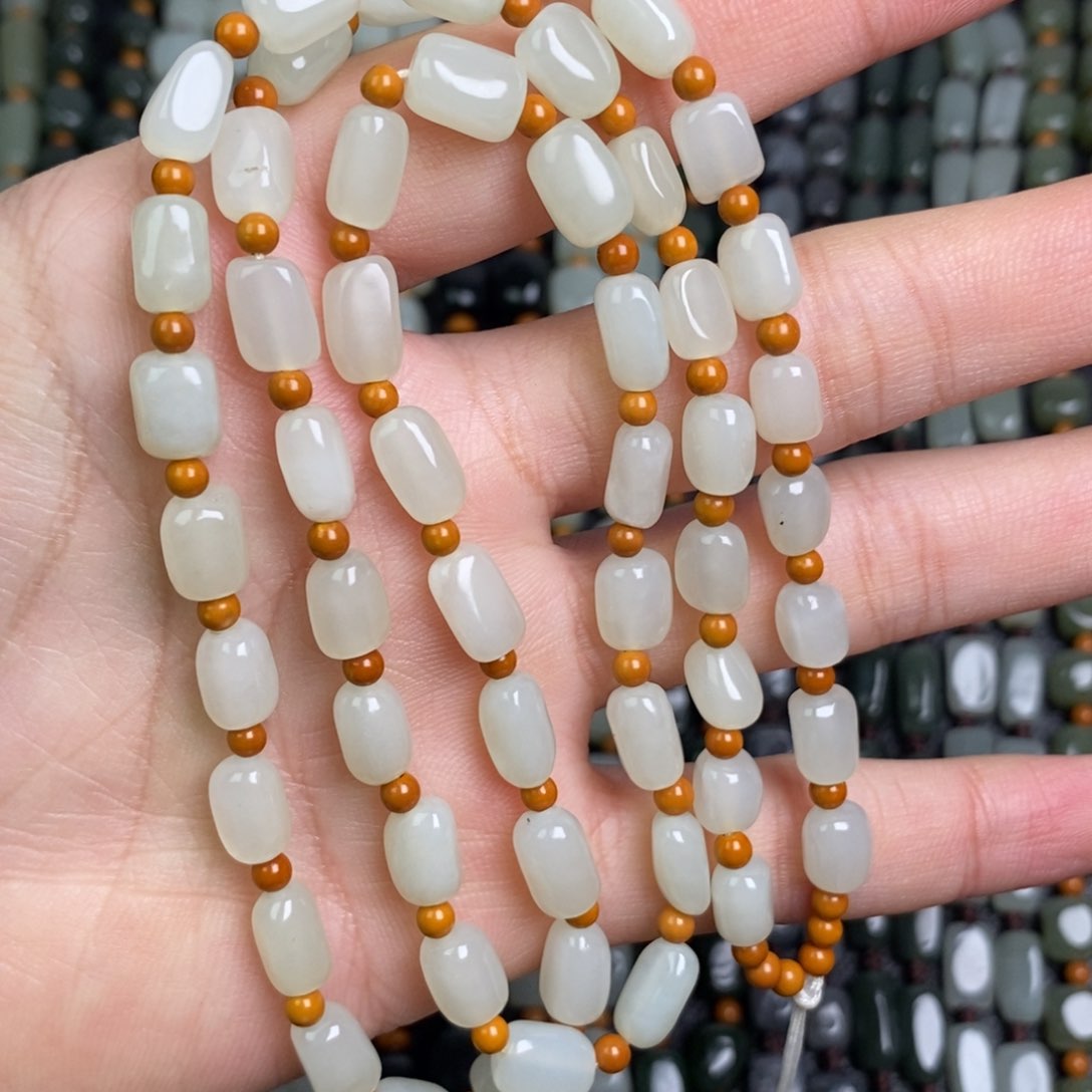 和田玉颈饰未镶嵌95