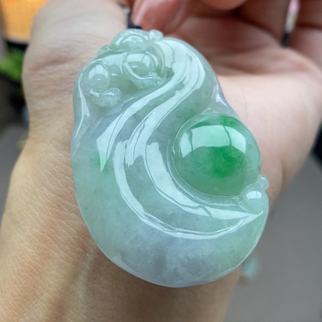 翡翠未镶嵌颈饰吊坠128