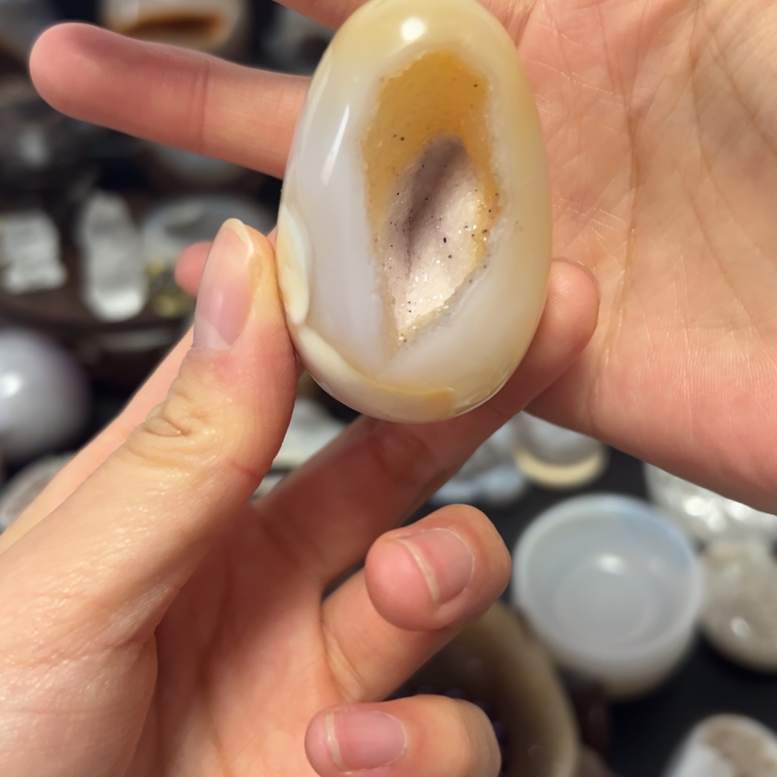 玛瑙/玉髓未镶嵌珠宝奇石