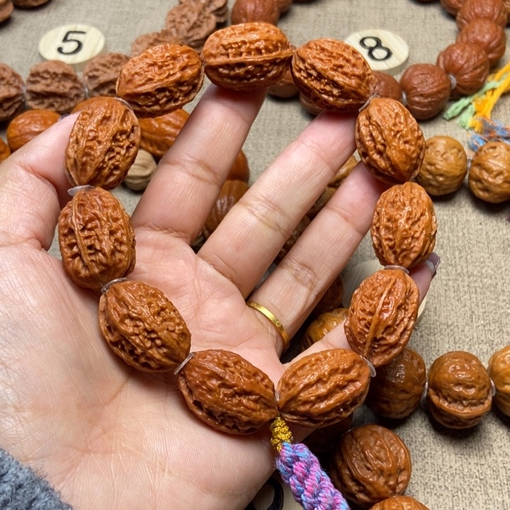 文玩核桃吊坠金丝小枣