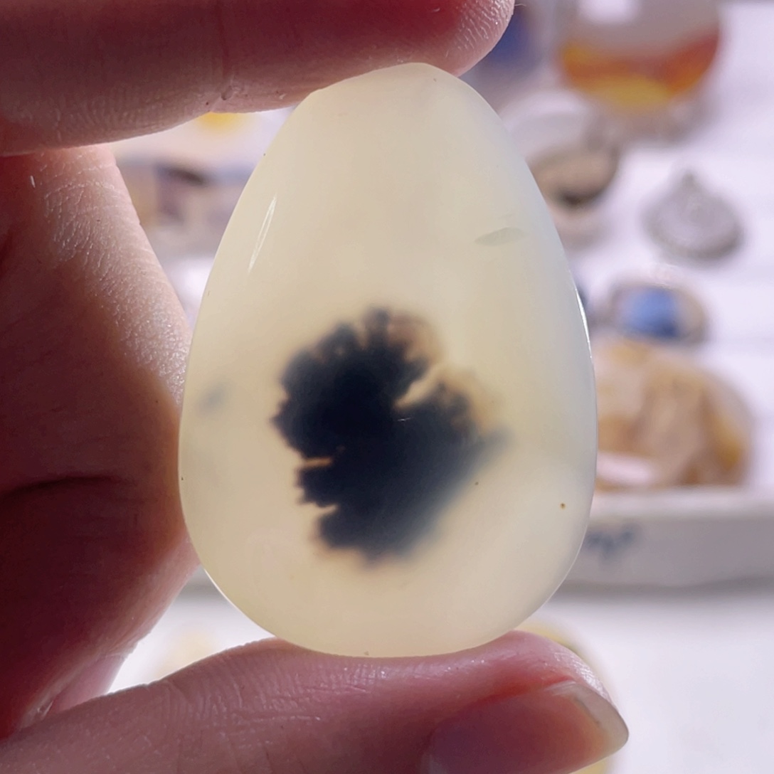 玛瑙/玉髓未镶嵌珠宝奇石