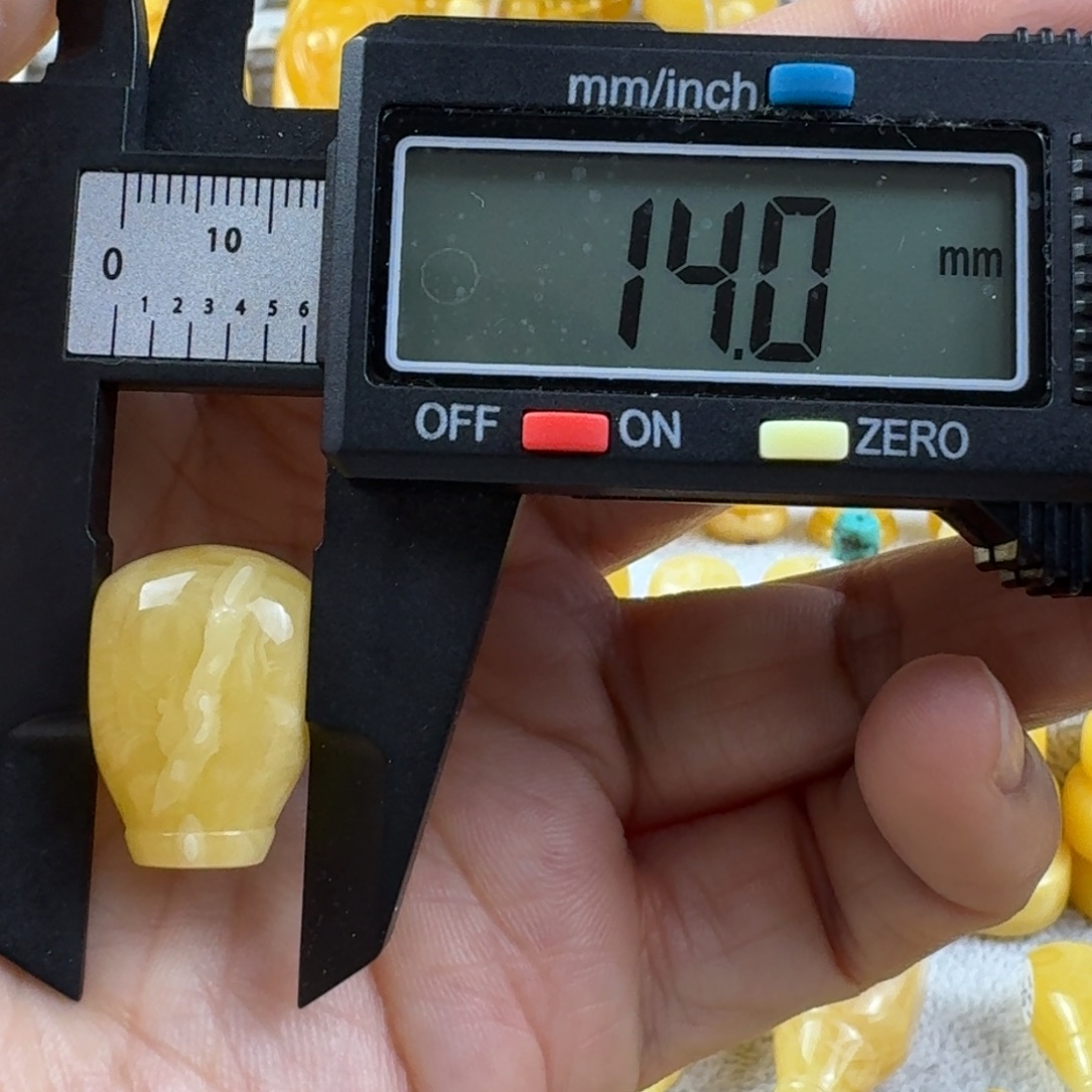 i***e蜜蜡未镶嵌裸石32杂