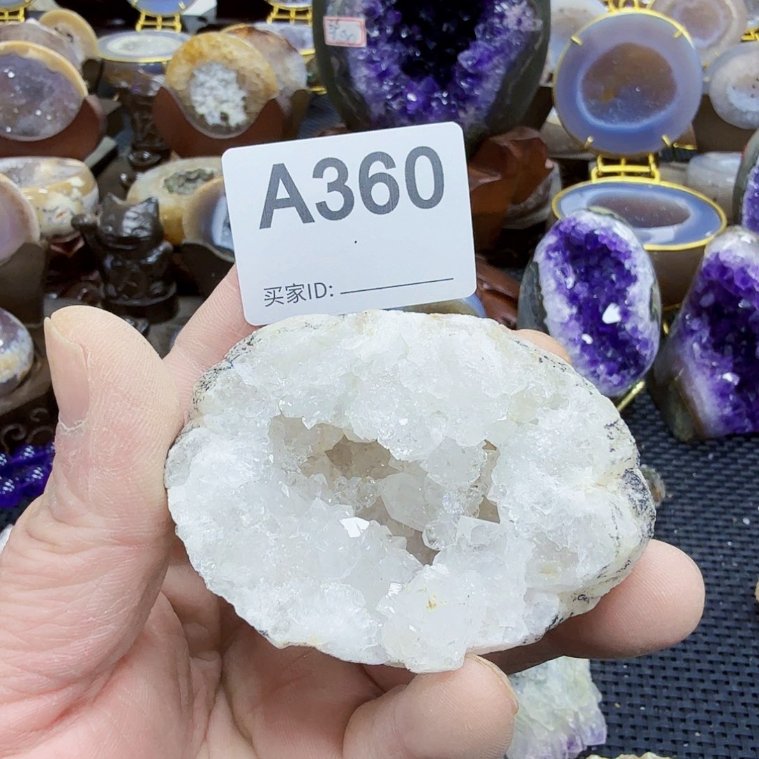 未镶嵌水晶大型摆件（非配饰）