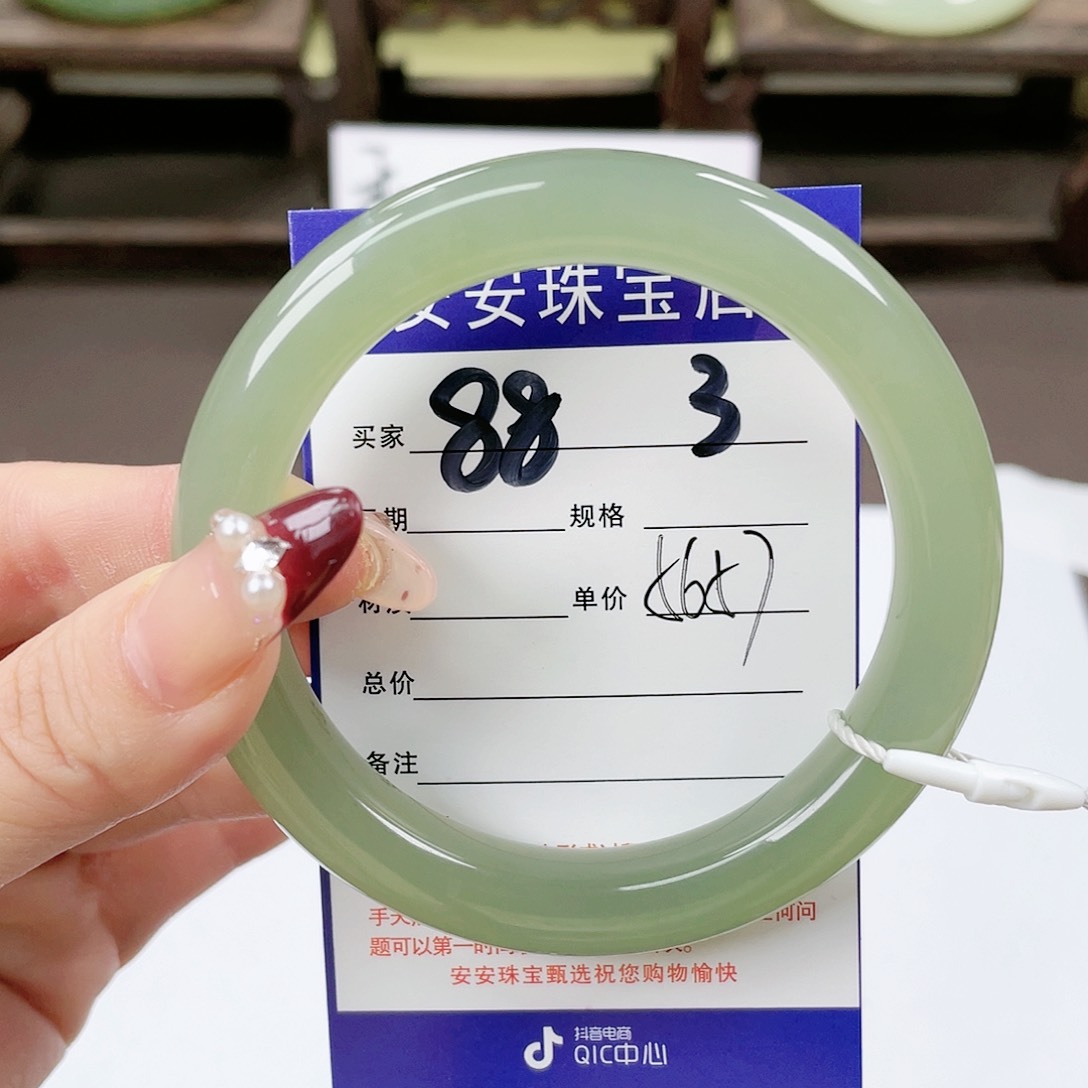 【闪购商品】和田玉手镯未镶嵌