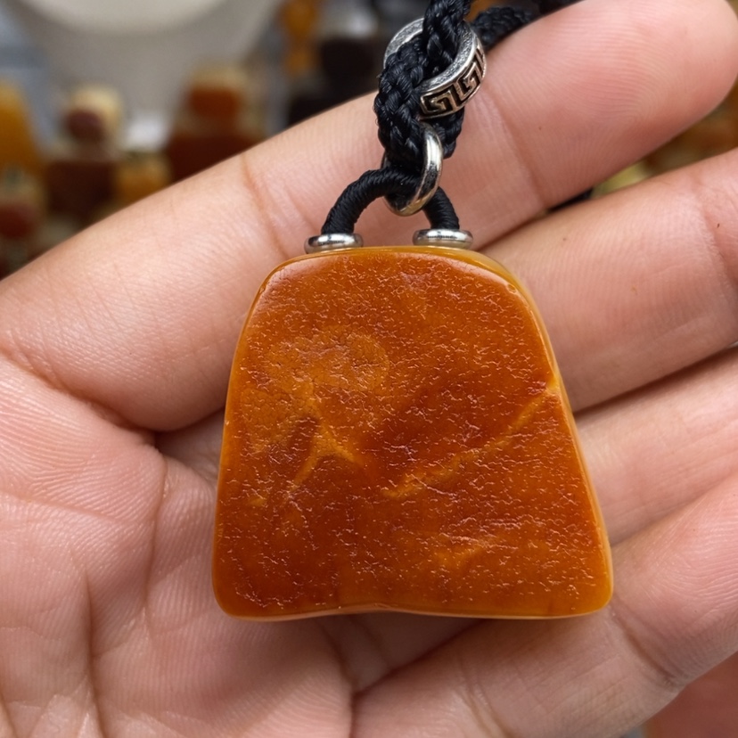 【闪购商品】琥珀颈饰未镶嵌