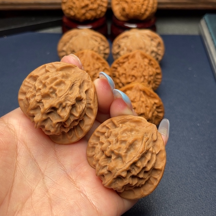 文玩核桃手串龙鳞纹