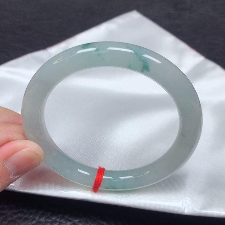 翡翠手镯（圆镯）未镶嵌