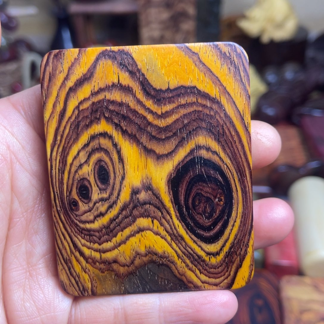 鑫***语木微凹黄檀牌子     