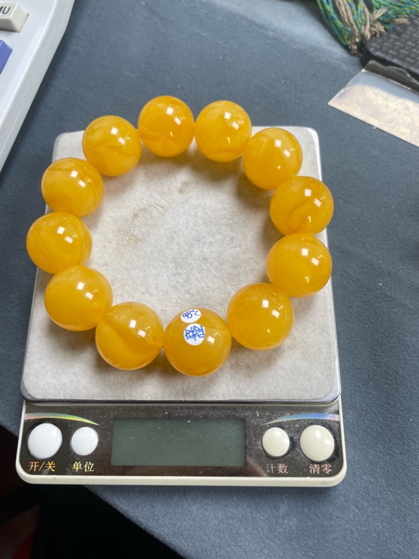 蜜蜡手串同料 原矿原色