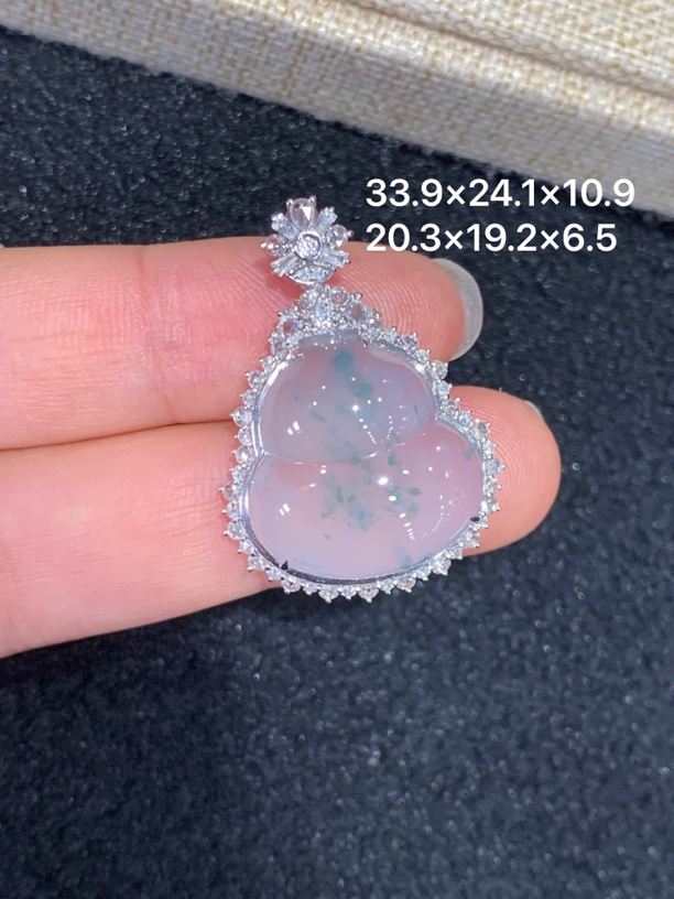 18K金镶嵌天然缅甸翡翠冰种飘花葫芦吊坠