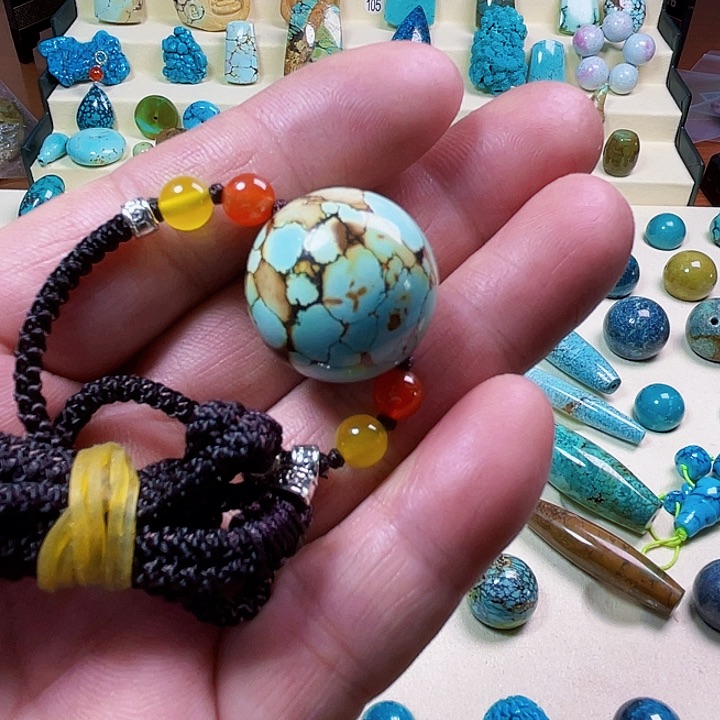 绿松石颈饰未镶嵌