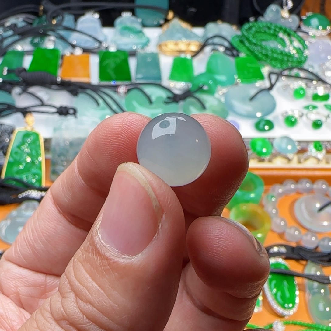 ****喵翡翠未镶嵌颈饰珠子