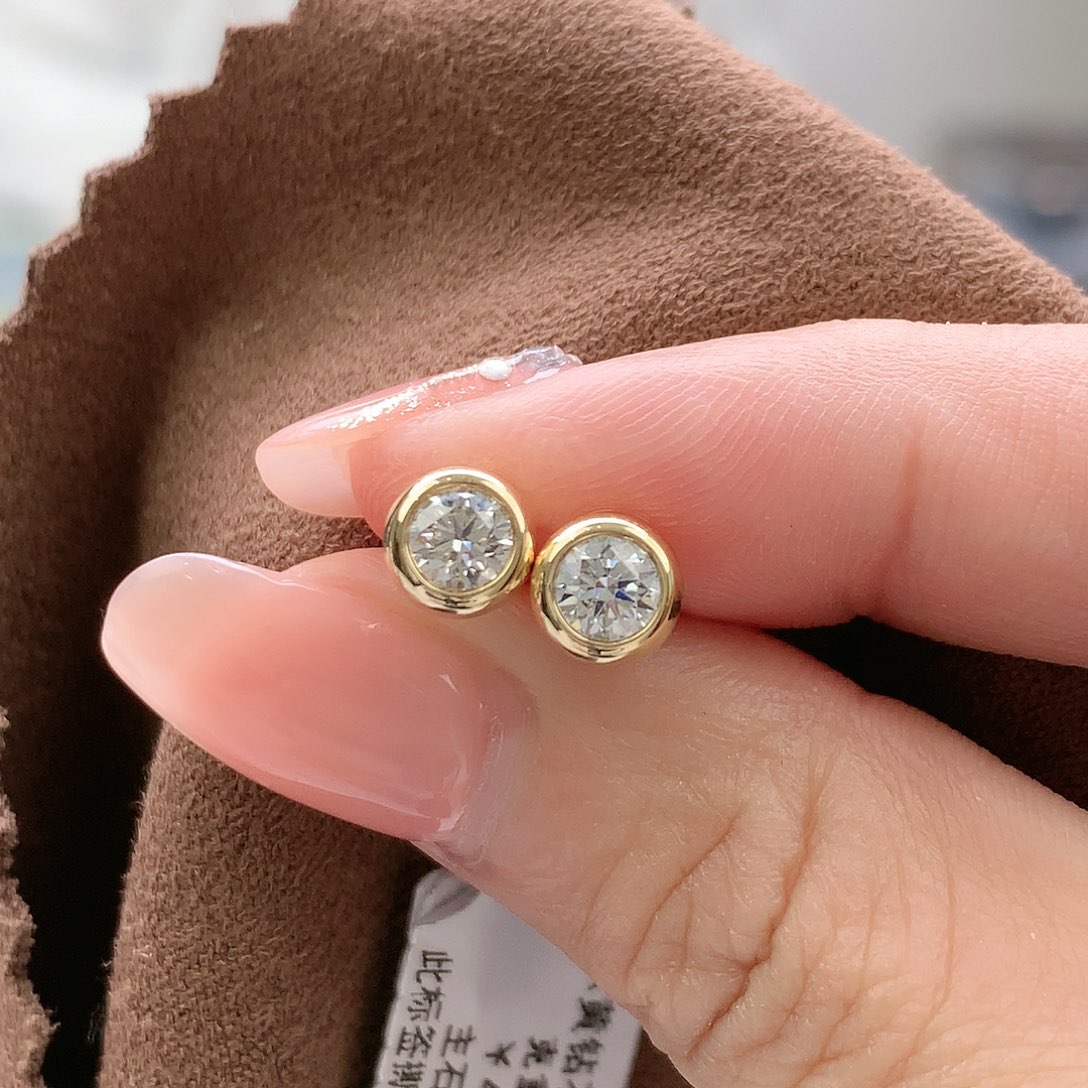 钻石耳饰18K金镶嵌小****9耳钉