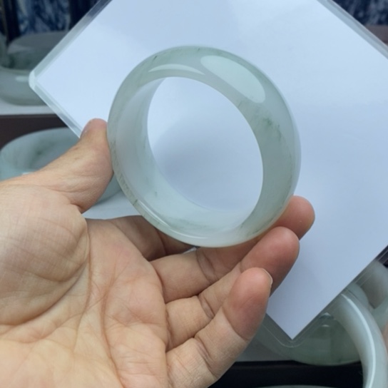 石英质玉（金丝玉）未镶嵌手镯