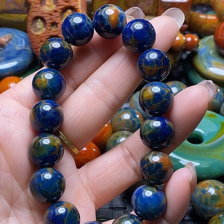 吉***）玛瑙/玉髓未镶嵌颈饰