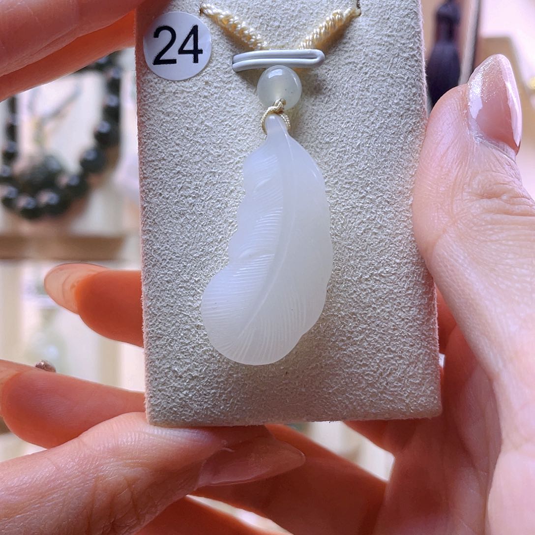 和田玉吊坠(赠链)未镶嵌小**✨