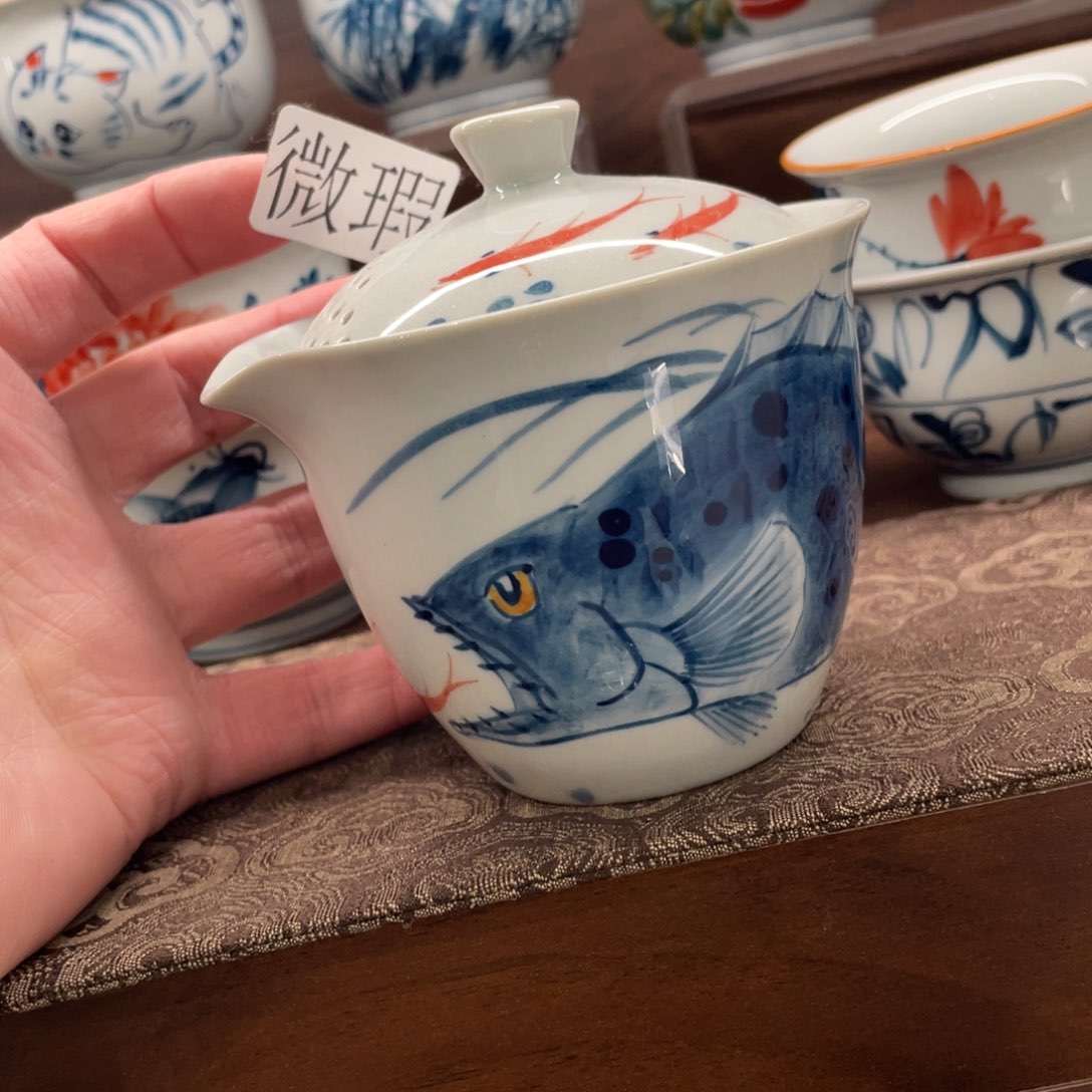 釉下手绘茶具微瑕