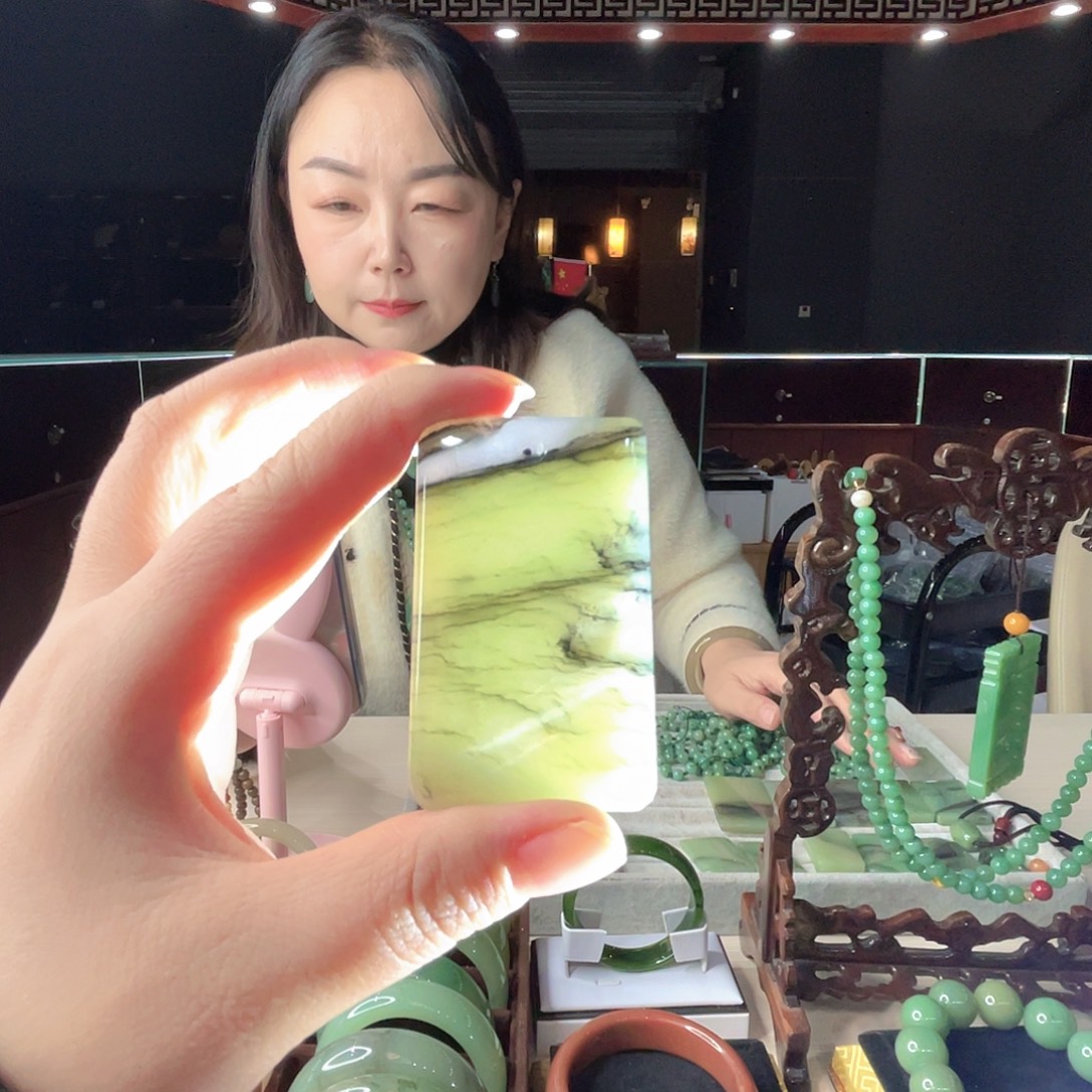 密玉（石英质玉）未镶嵌颈饰