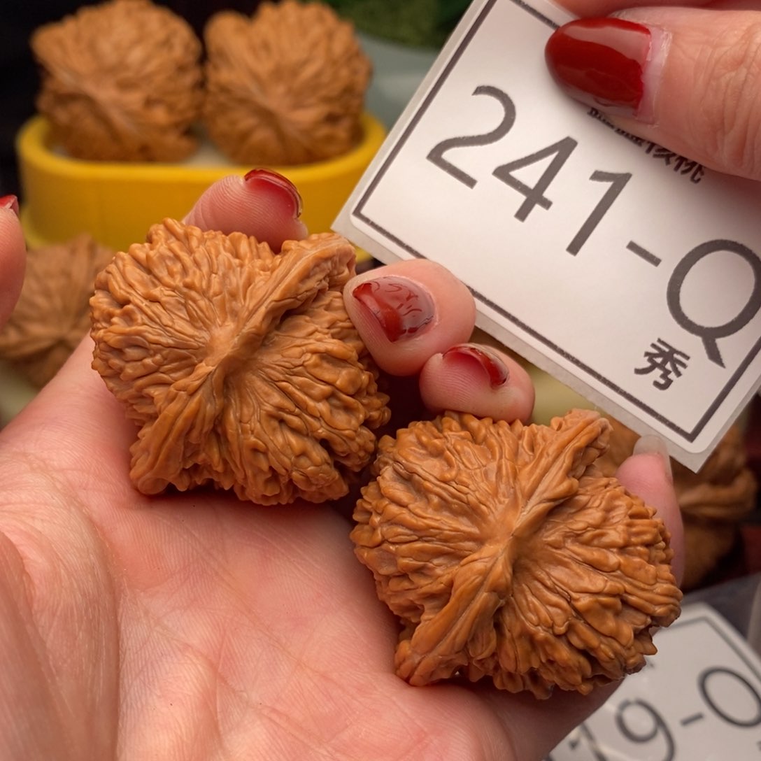 文玩核桃把件汉高楼41