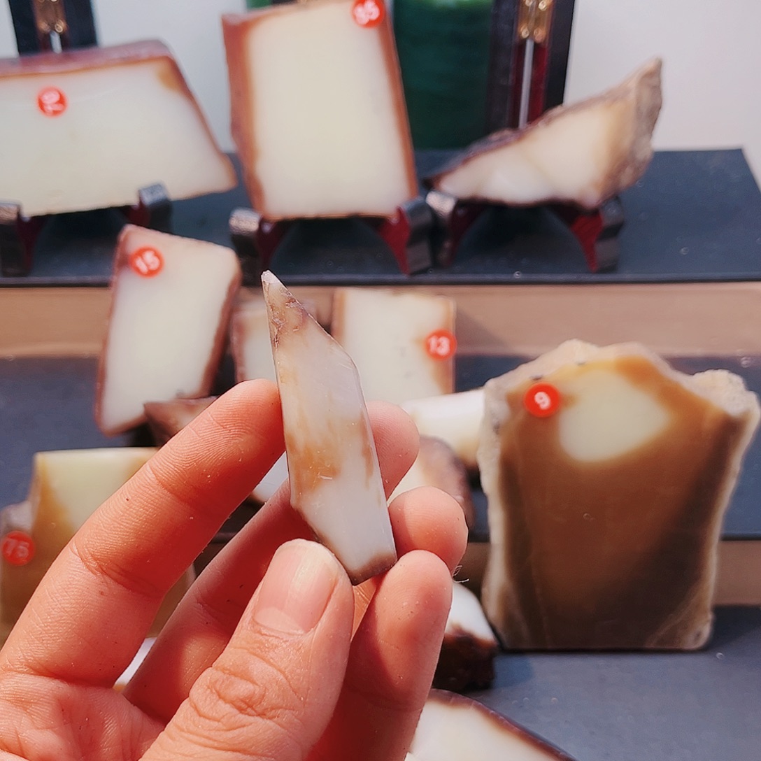 和田玉（糖玉）未镶嵌颈饰