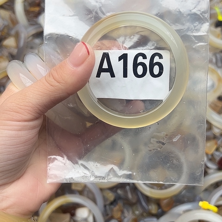 默***语玛瑙/玉髓未镶嵌手镯166